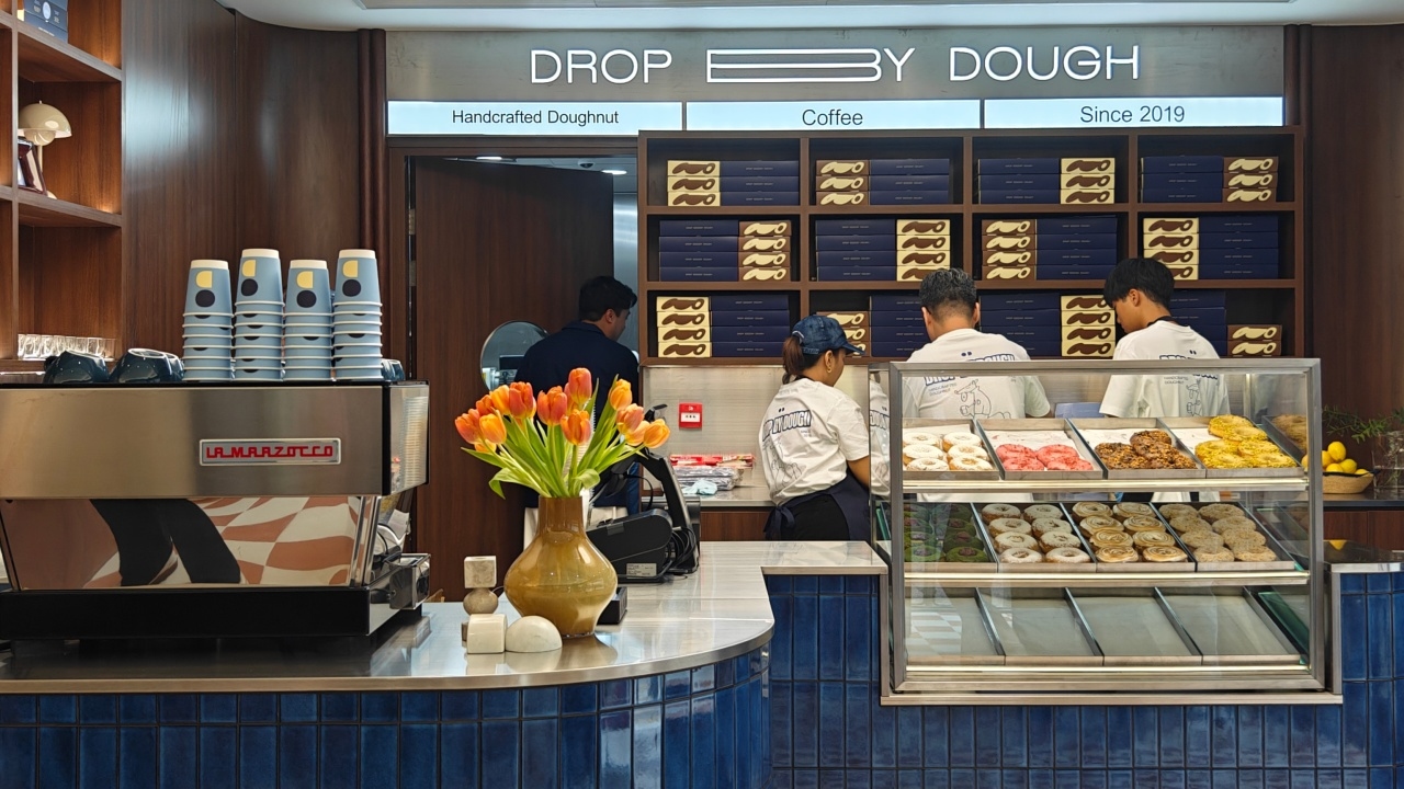 DROP BY DOUGH สาขา Central Hong Kong