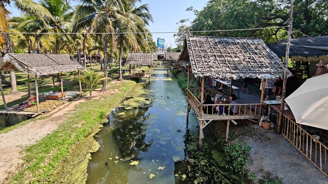 ตลาดนัดมะพร้าว เชียงใหม่