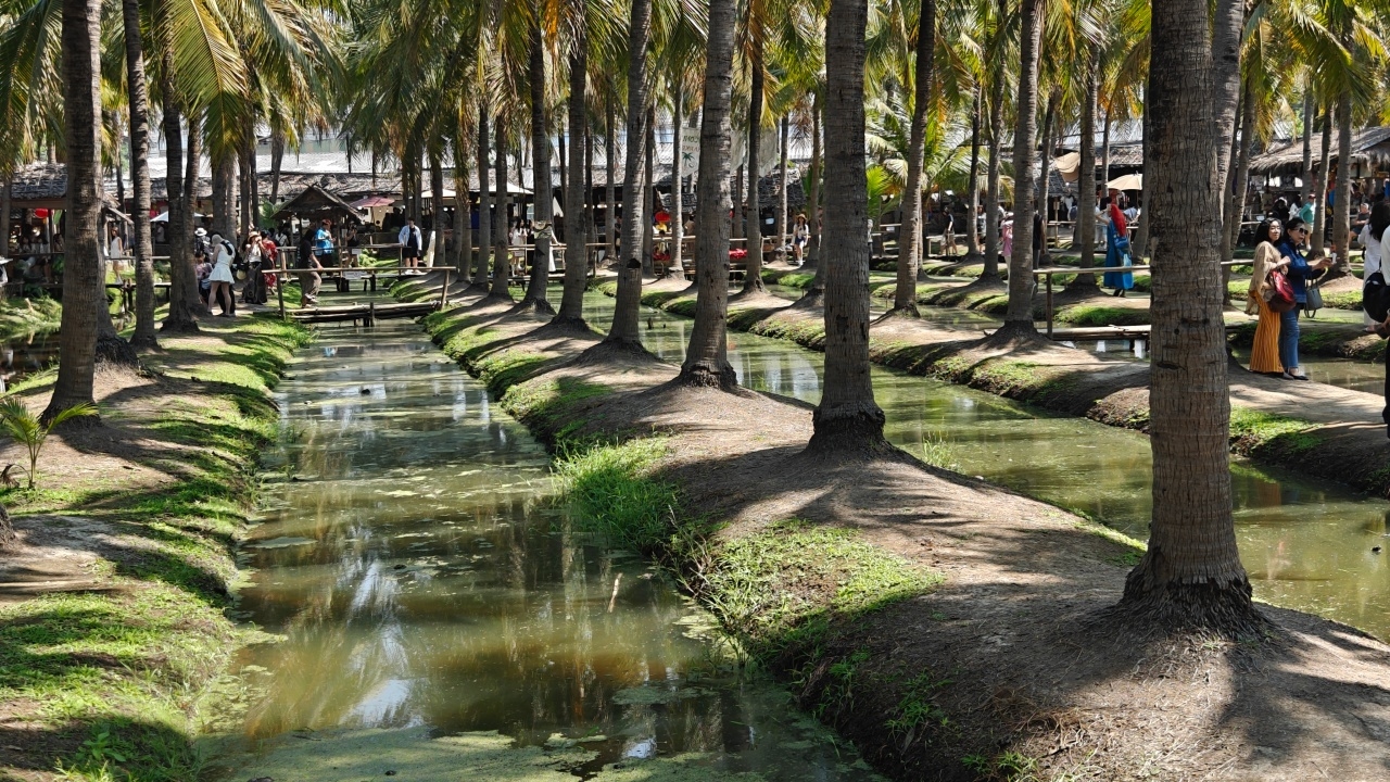 ตลาดนัดมะพร้าว เชียงใหม่